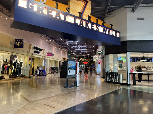Great Lakes Crossing Outlets - Aug 7 2022 Photo (newer photo)